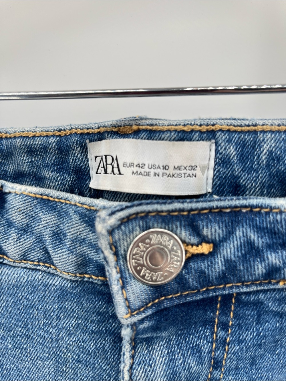 Zara High Rise Flare Jeans Women’s Size 10 Blue Stretch Denim 32” Inseam - Picture 4 of 9